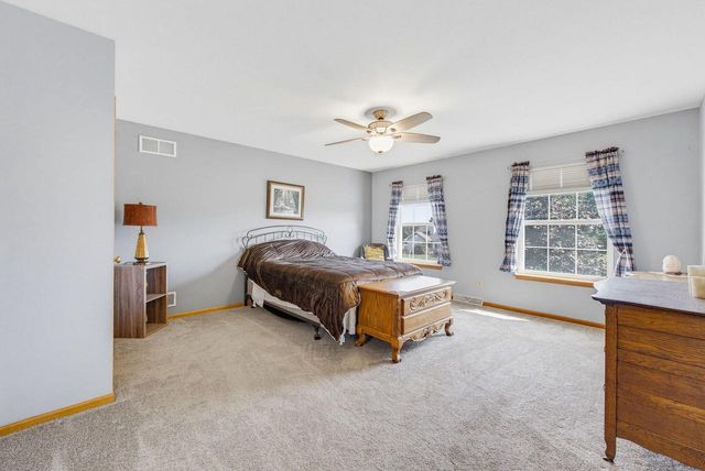 5730 Eagle Point DRIVE, Racine, WI 53406