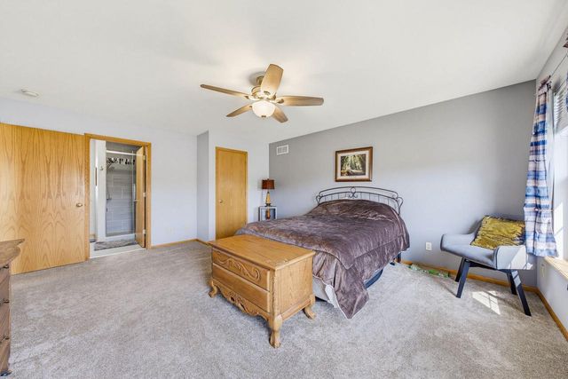 5730 Eagle Point DRIVE, Racine, WI 53406