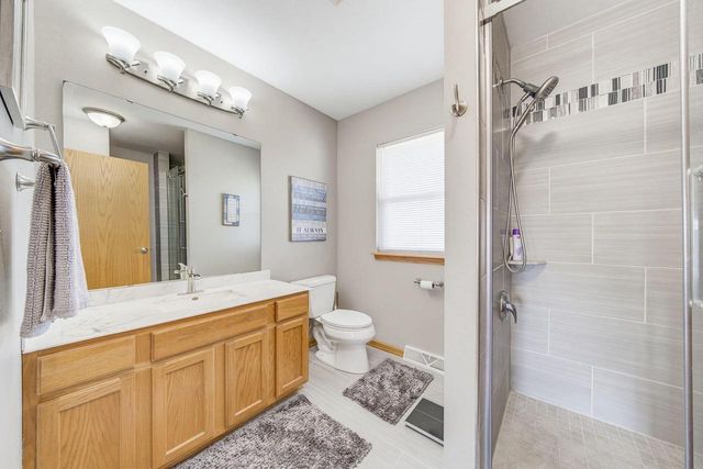 5730 Eagle Point DRIVE, Racine, WI 53406
