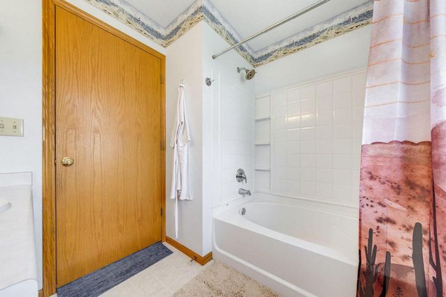 5730 Eagle Point DRIVE, Racine, WI 53406