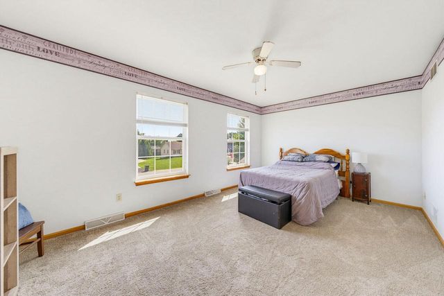 5730 Eagle Point DRIVE, Racine, WI 53406