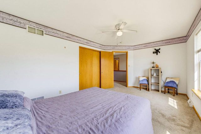 5730 Eagle Point DRIVE, Racine, WI 53406