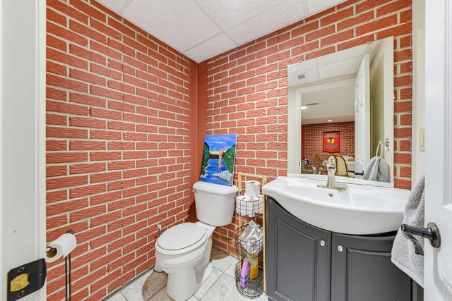 5730 Eagle Point DRIVE, Racine, WI 53406