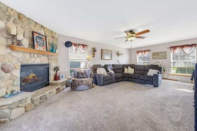 5730 Eagle Point DRIVE, Racine, WI 53406