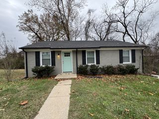 513 Adams Ct, Clarksville, TN 37040