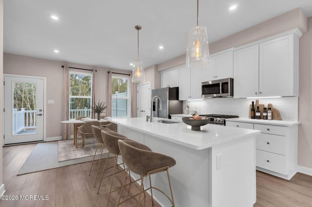 19 Halifax Road, Bayville, NJ 08721
