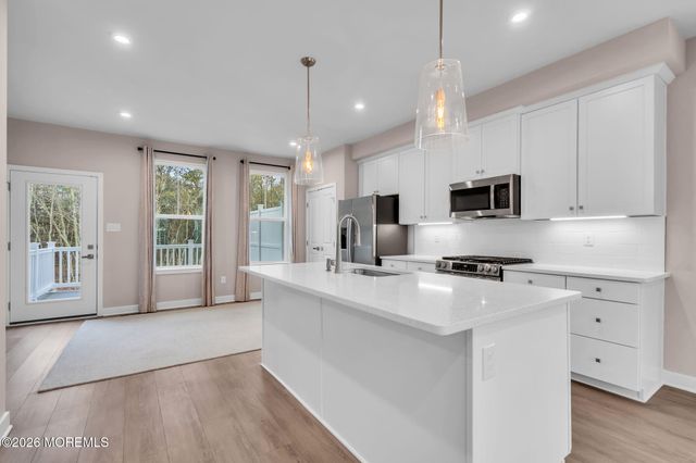 19 Halifax Road, Bayville, NJ 08721