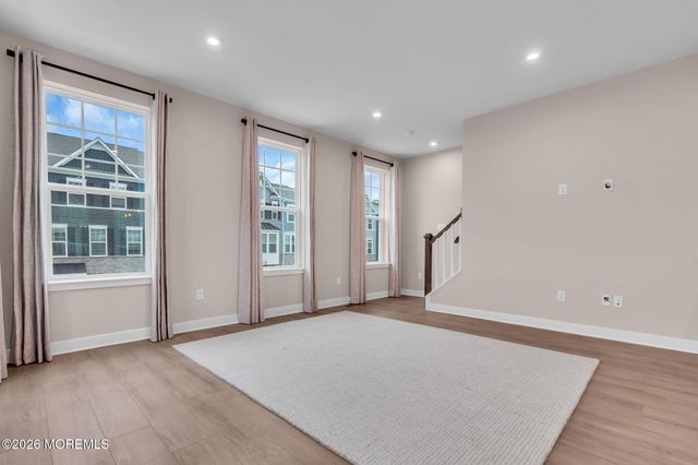 19 Halifax Road, Bayville, NJ 08721