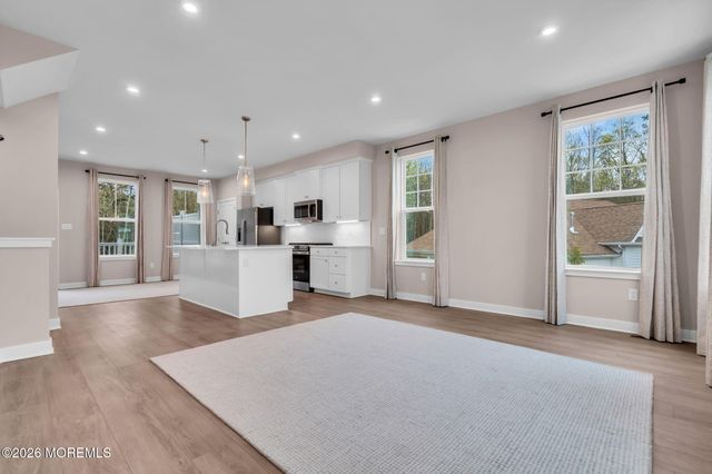 19 Halifax Road, Bayville, NJ 08721