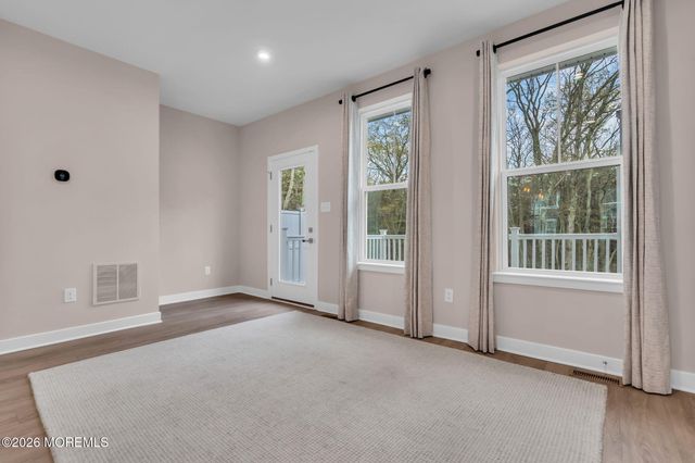 19 Halifax Road, Bayville, NJ 08721