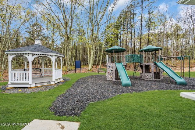 19 Halifax Road, Bayville, NJ 08721