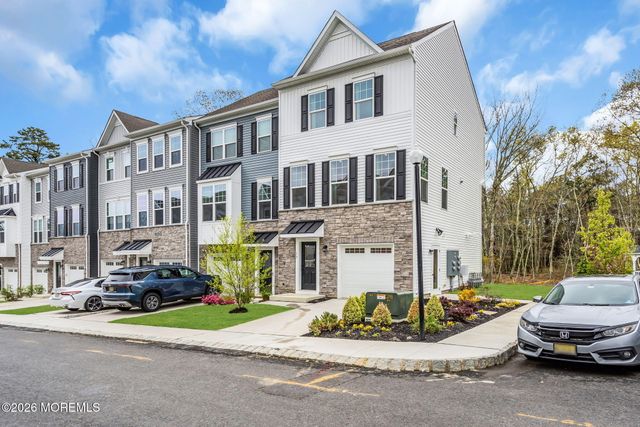 19 Halifax Road, Bayville, NJ 08721