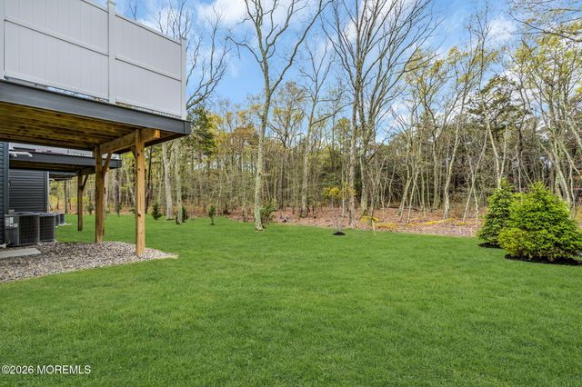 19 Halifax Road, Bayville, NJ 08721