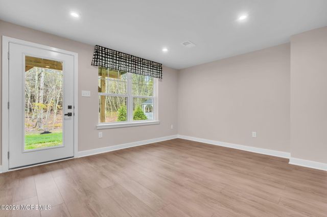 19 Halifax Road, Bayville, NJ 08721