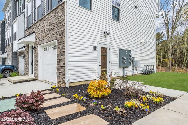 19 Halifax Road, Bayville, NJ 08721