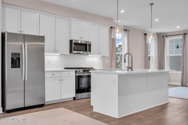 19 Halifax Road, Bayville, NJ 08721