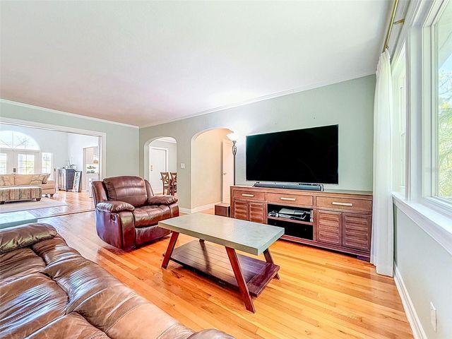 182 29TH AVENUE N, St Petersburg, FL 33704