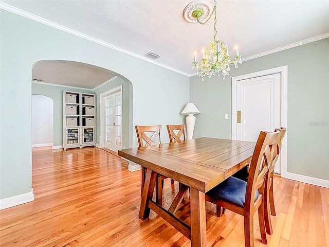 182 29TH AVENUE N, St Petersburg, FL 33704