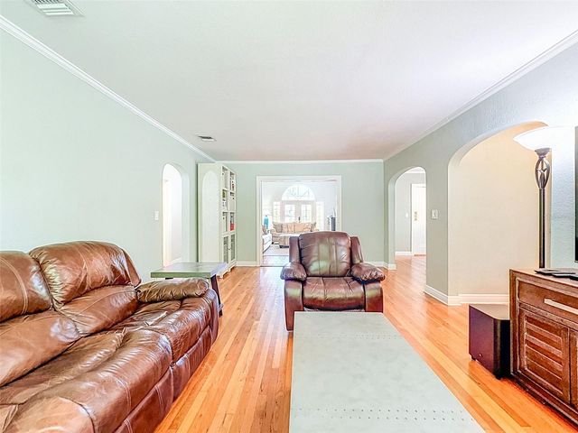 182 29TH AVENUE N, St Petersburg, FL 33704