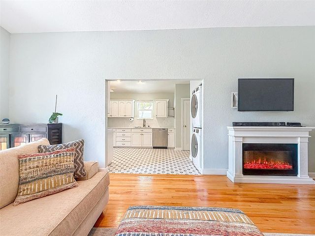 182 29TH AVENUE N, St Petersburg, FL 33704