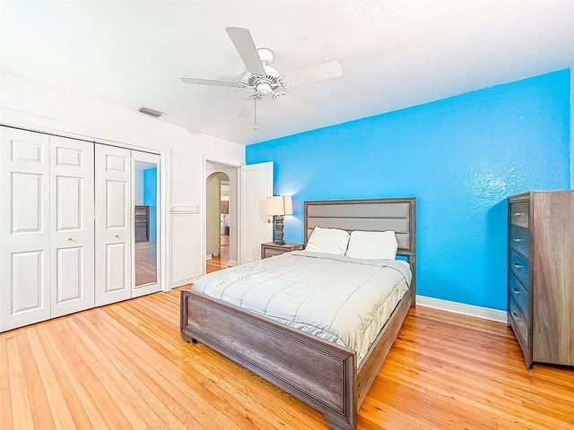 182 29TH AVENUE N, St Petersburg, FL 33704