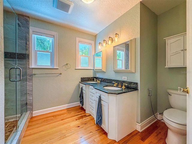 182 29TH AVENUE N, St Petersburg, FL 33704