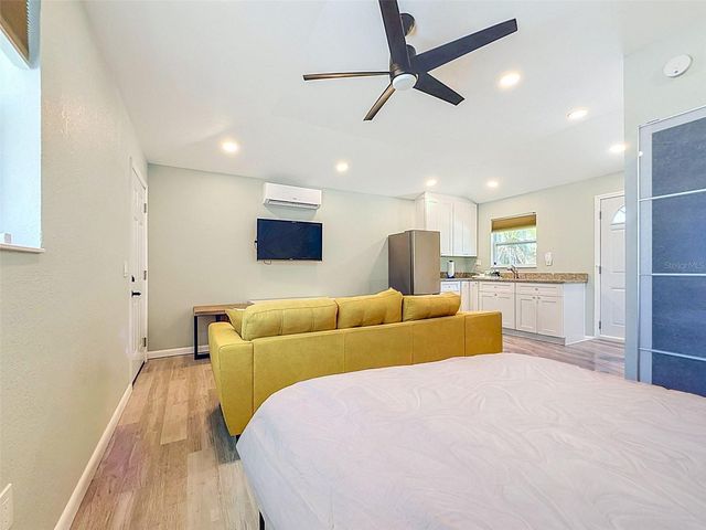 182 29TH AVENUE N, St Petersburg, FL 33704