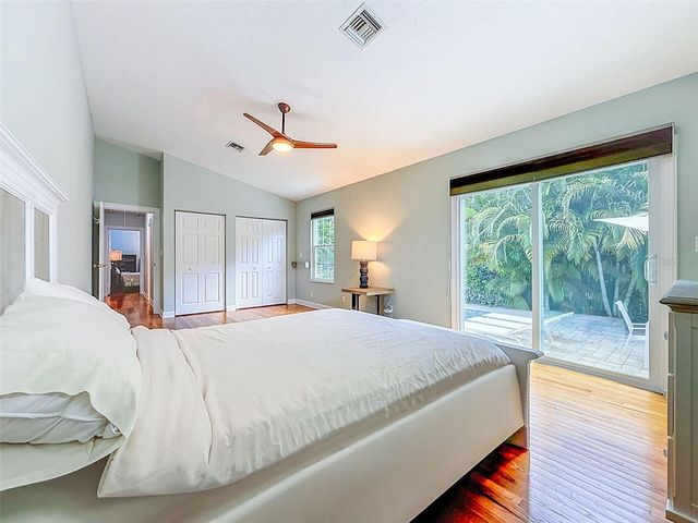 182 29TH AVENUE N, St Petersburg, FL 33704