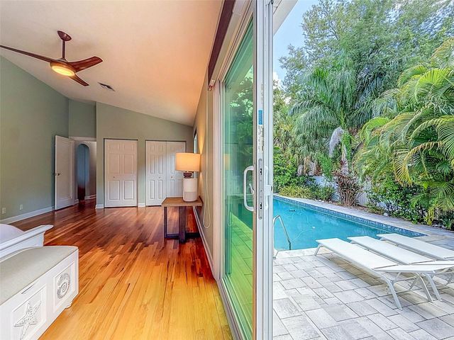 182 29TH AVENUE N, St Petersburg, FL 33704