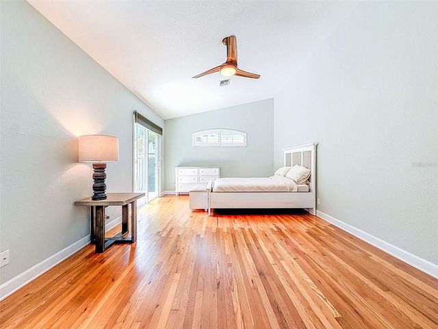 182 29TH AVENUE N, St Petersburg, FL 33704