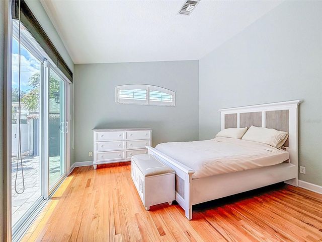 182 29TH AVENUE N, St Petersburg, FL 33704