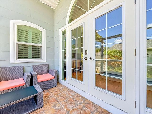 182 29TH AVENUE N, St Petersburg, FL 33704