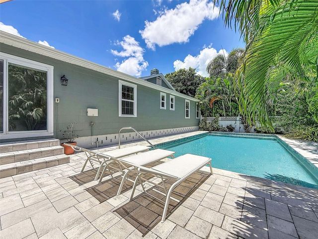 182 29TH AVENUE N, St Petersburg, FL 33704