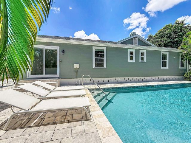 182 29TH AVENUE N, St Petersburg, FL 33704