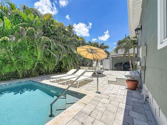 182 29TH AVENUE N, St Petersburg, FL 33704