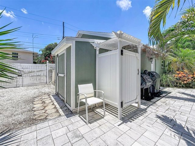 182 29TH AVENUE N, St Petersburg, FL 33704