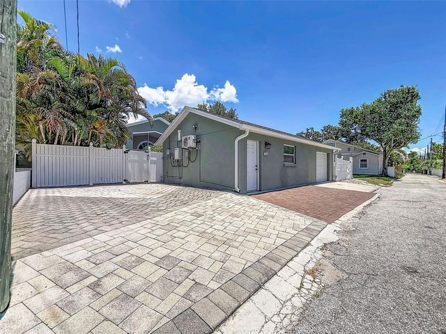182 29TH AVENUE N, St Petersburg, FL 33704