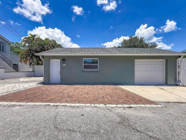 182 29TH AVENUE N, St Petersburg, FL 33704