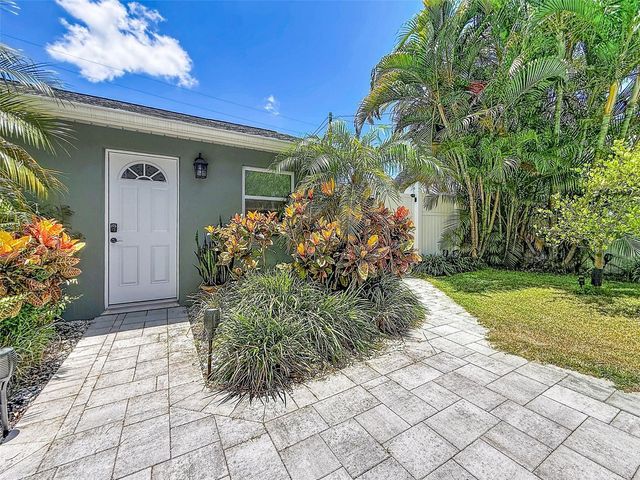 182 29TH AVENUE N, St Petersburg, FL 33704