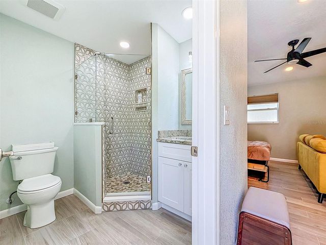 182 29TH AVENUE N, St Petersburg, FL 33704