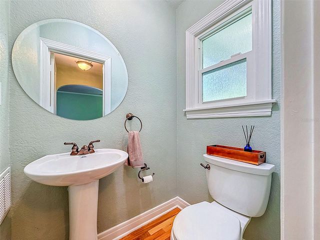 182 29TH AVENUE N, St Petersburg, FL 33704
