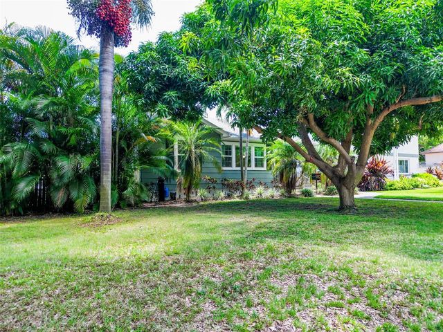 182 29TH AVENUE N, St Petersburg, FL 33704