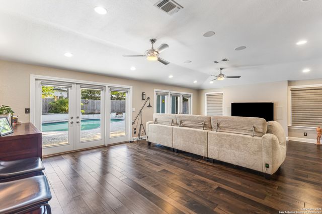 118 Laramie, San Antonio, TX 78209