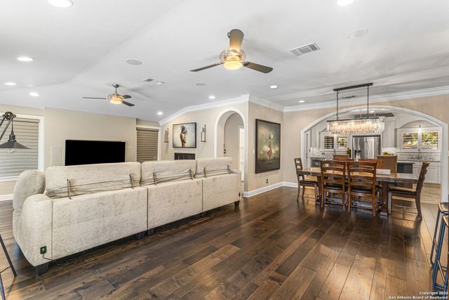 118 Laramie, San Antonio, TX 78209