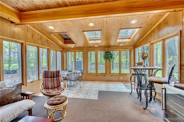 126 Amberwood Drive, Grand Island, NY 14072