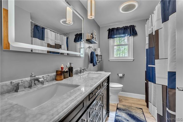 126 Amberwood Drive, Grand Island, NY 14072