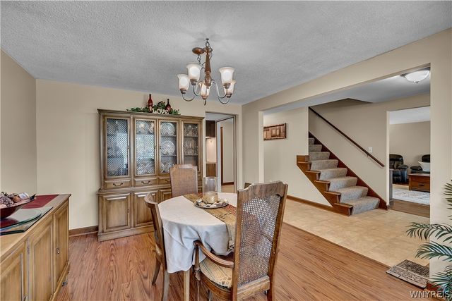 126 Amberwood Drive, Grand Island, NY 14072