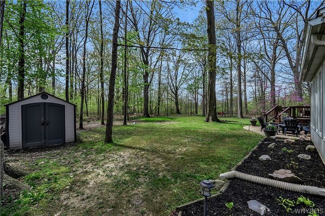 126 Amberwood Drive, Grand Island, NY 14072