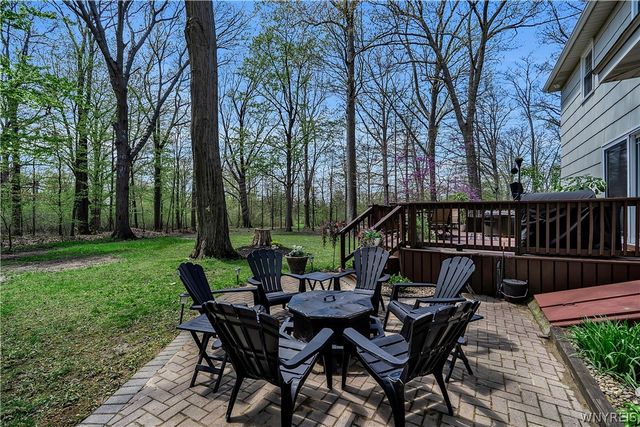 126 Amberwood Drive, Grand Island, NY 14072