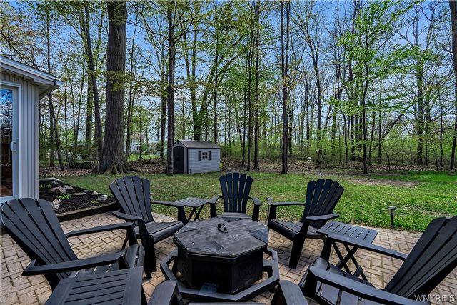 126 Amberwood Drive, Grand Island, NY 14072
